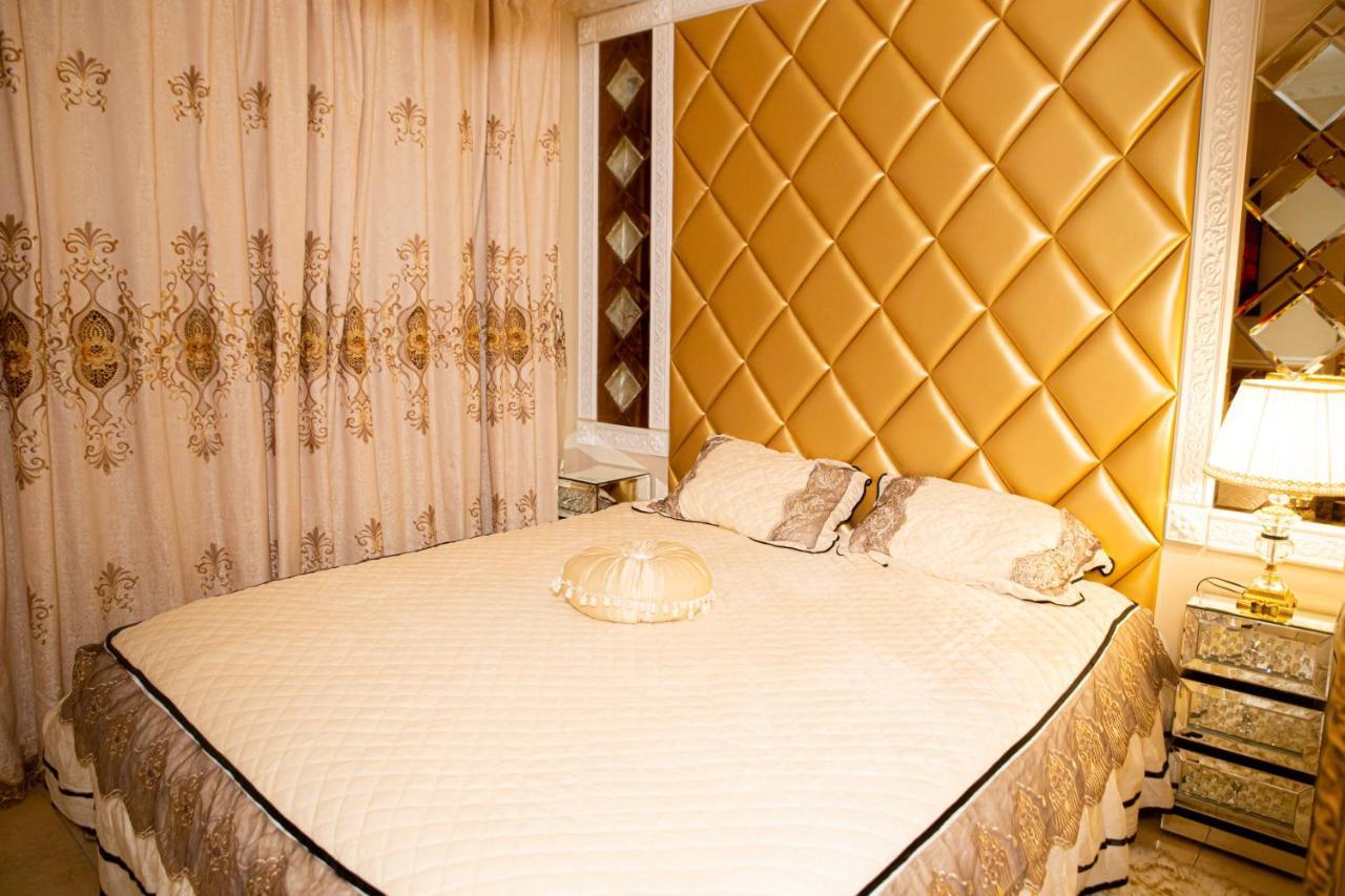 ורנו Le Petit Versailles מראה חיצוני תמונה